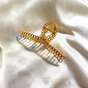 Gold chain claw clip